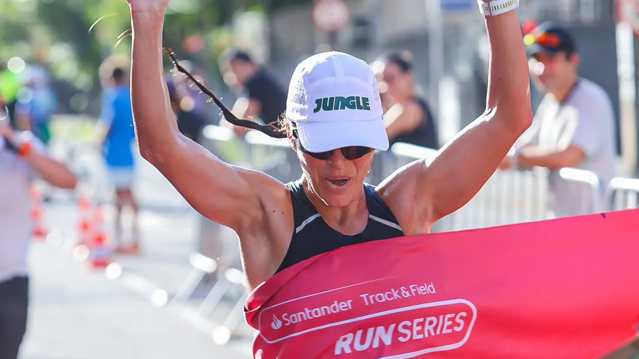 Carolina Carvalho vence os 21 km da etapa Fortaleza do Santander Track&Field Run Series